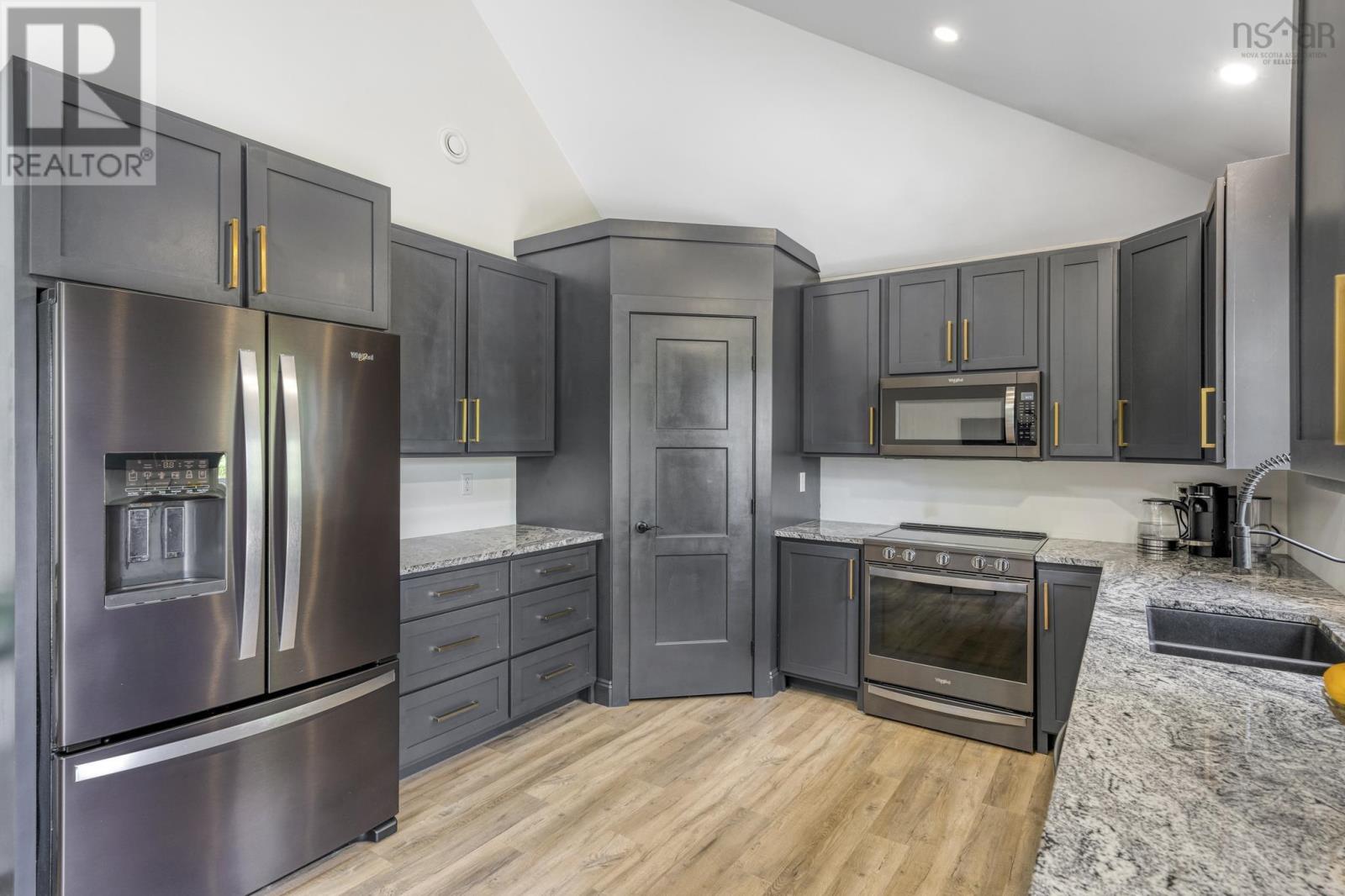 222 Adams Street, Lunenburg, Nova Scotia  B0J 2C0 - Photo 6 - 202516111