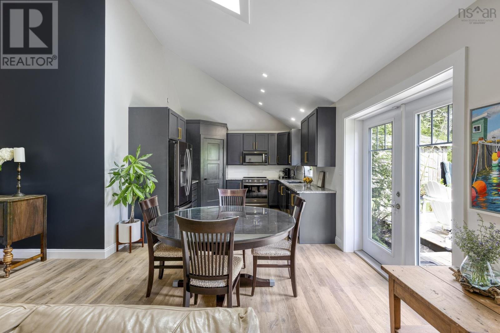 222 Adams Street, Lunenburg, Nova Scotia  B0J 2C0 - Photo 8 - 202516111