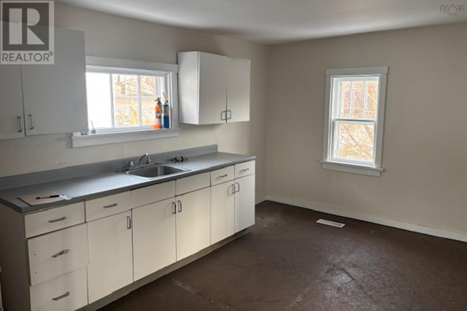 20 Park Street, Amherst, Nova Scotia  B4H 2R1 - Photo 4 - 202518982