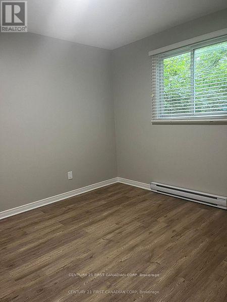 Main - 62 Wexford Avenue, London East, Ontario  N5V 1L9 - Photo 6 - X12336704