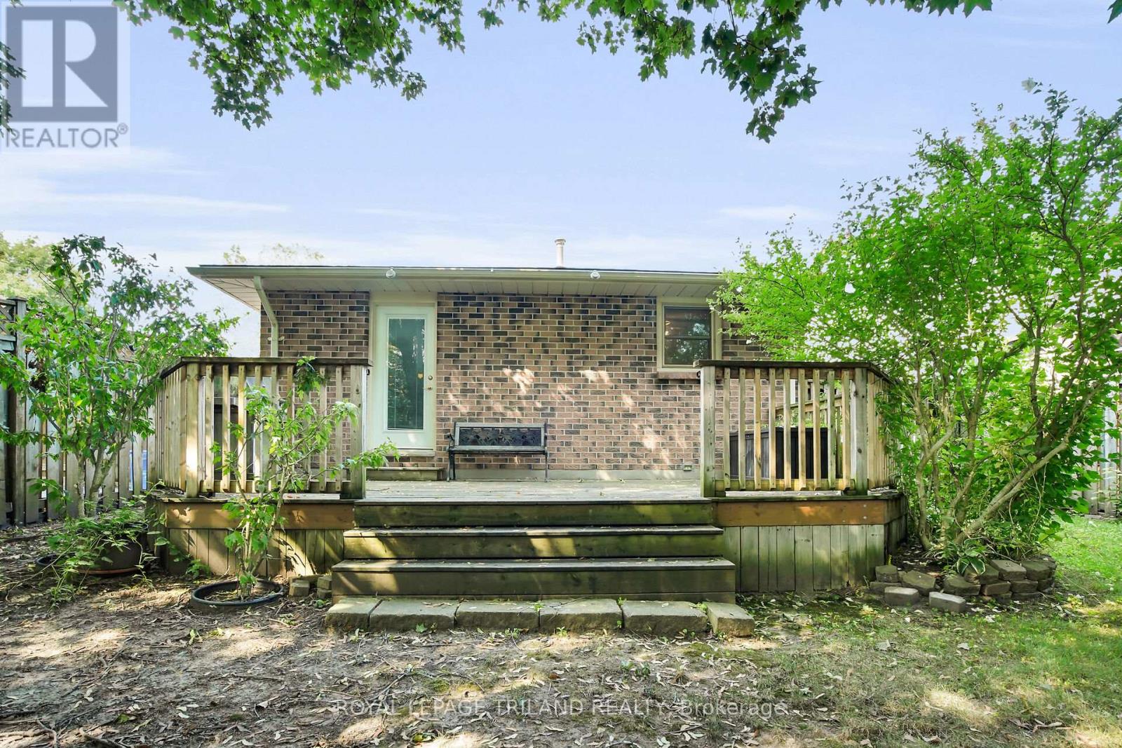 132 Ardsley Crescent, London North, Ontario  N6G 3W7 - Photo 23 - X12336734