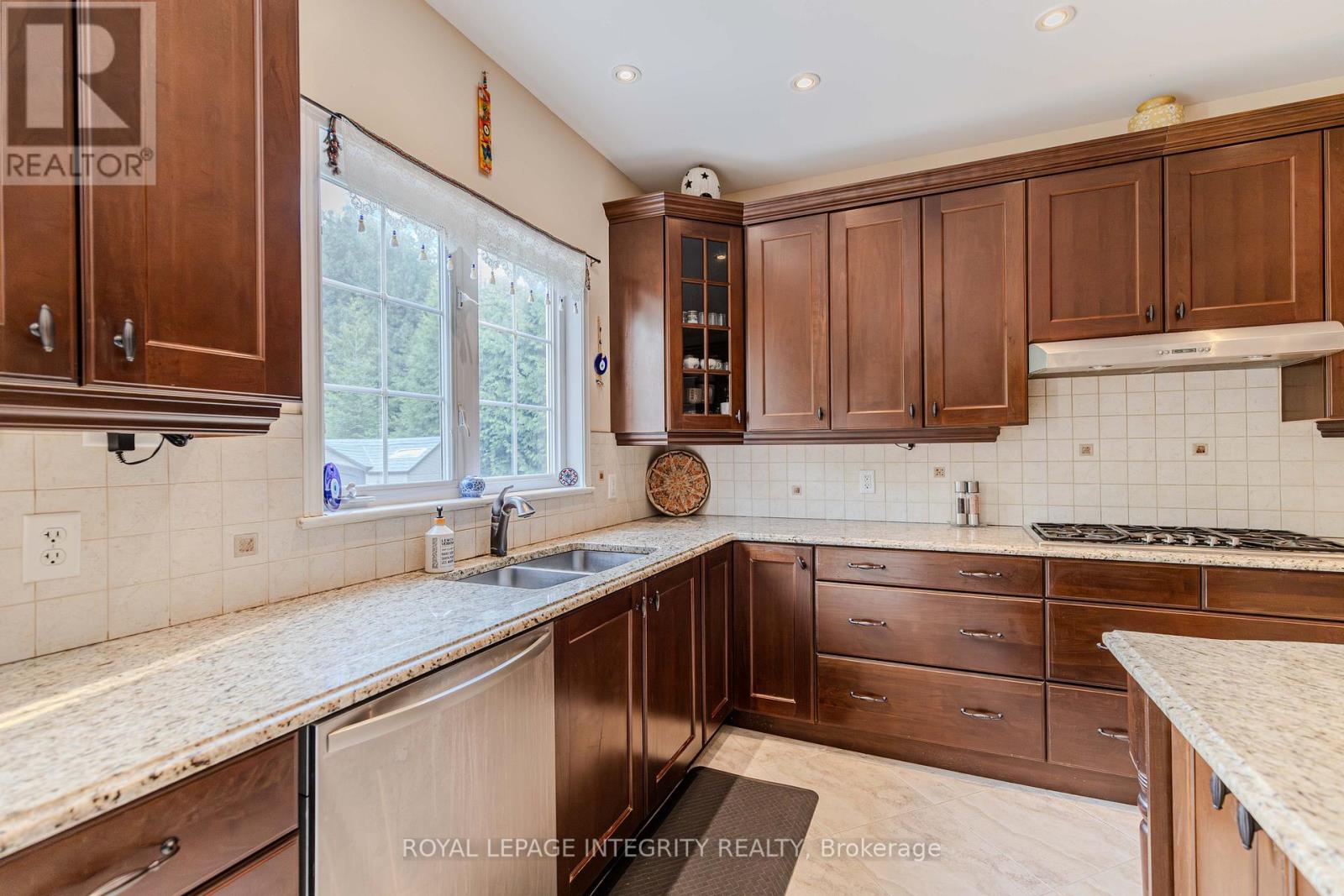 313 Eckerson Avenue, Ottawa, Ontario  K2S 0K8 - Photo 14 - X12336745