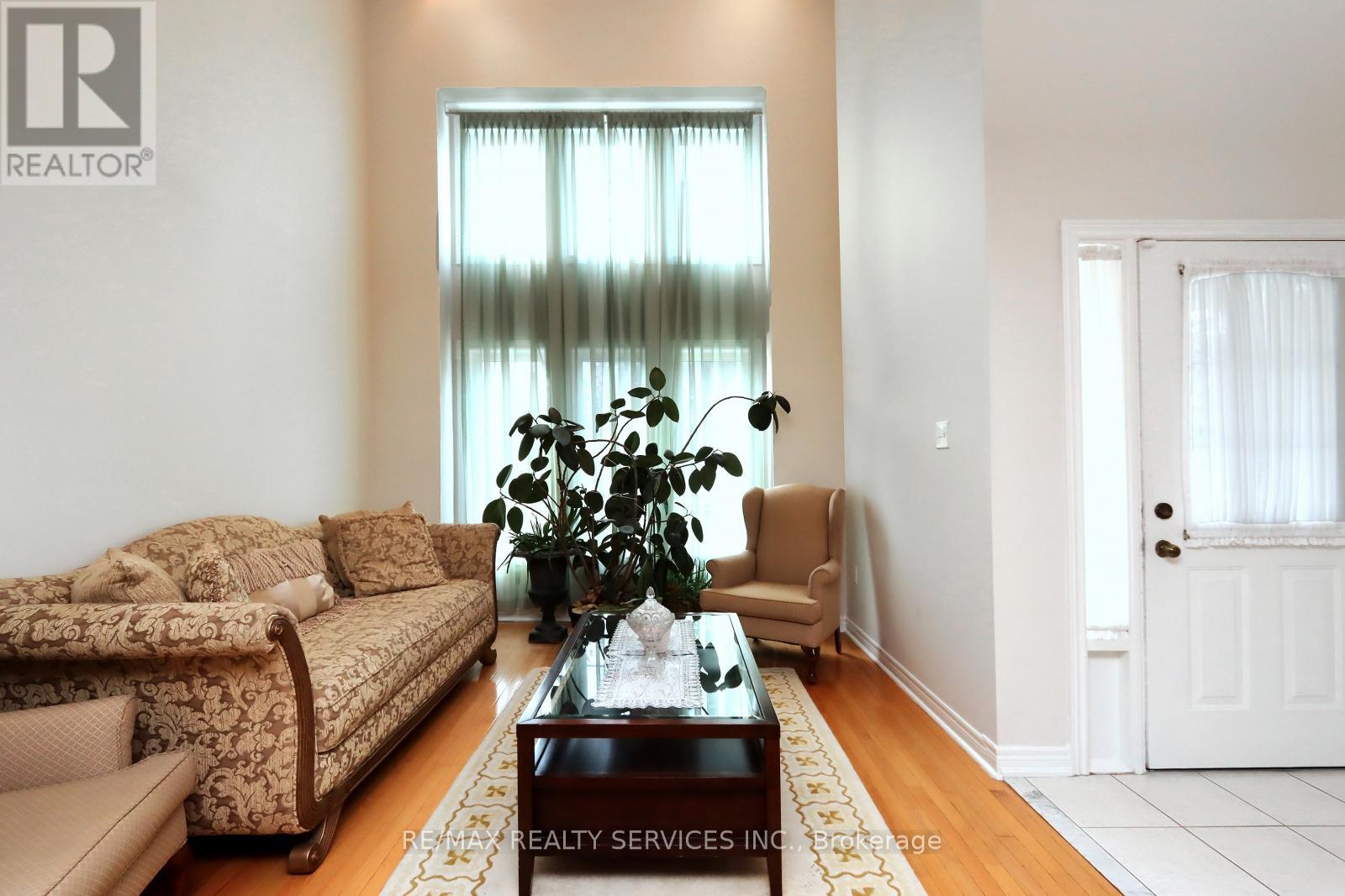 Property at 28 HOILE DRIVE image 5