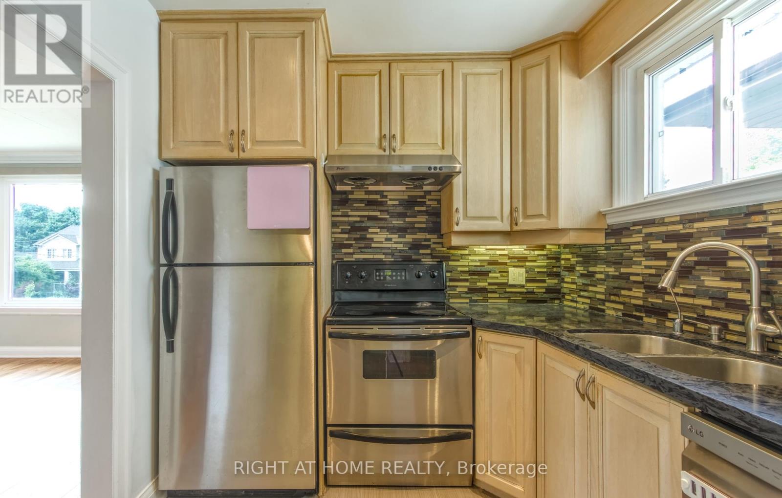 101 Eastville Avenue, Toronto, Ontario  M1M 2N8 - Photo 8 - E12336574