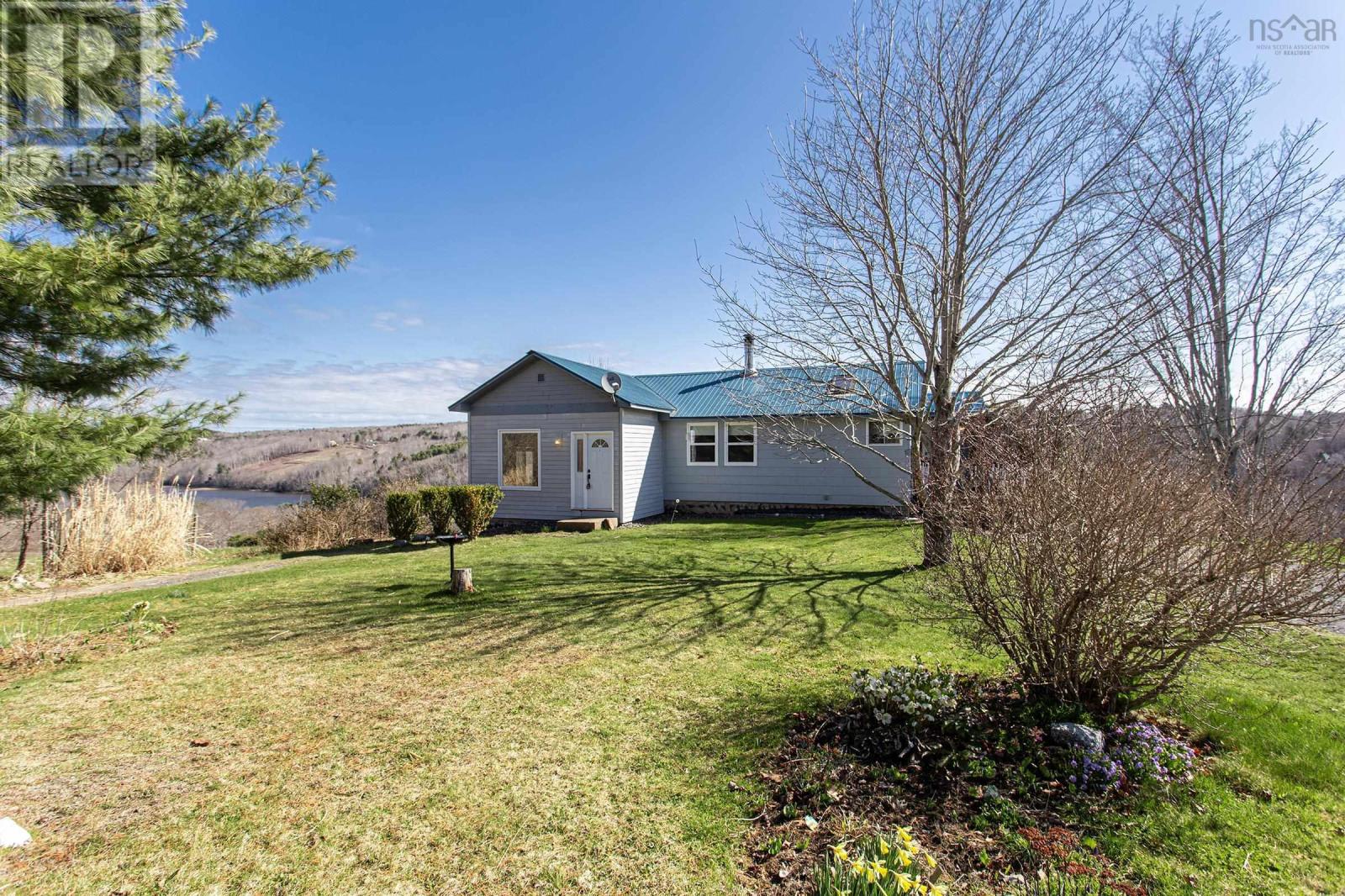 819 Riverview Road, Bear River, Nova Scotia  B0S 1B0 - Photo 6 - 202520008