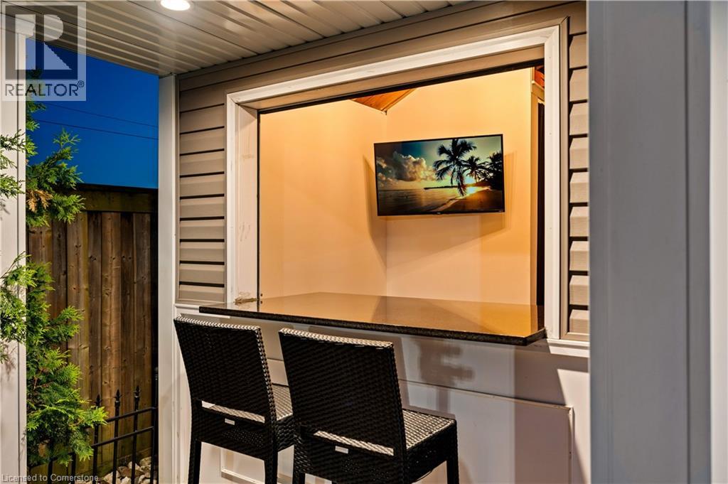 Property at 23 MATTHEW Street image 4
