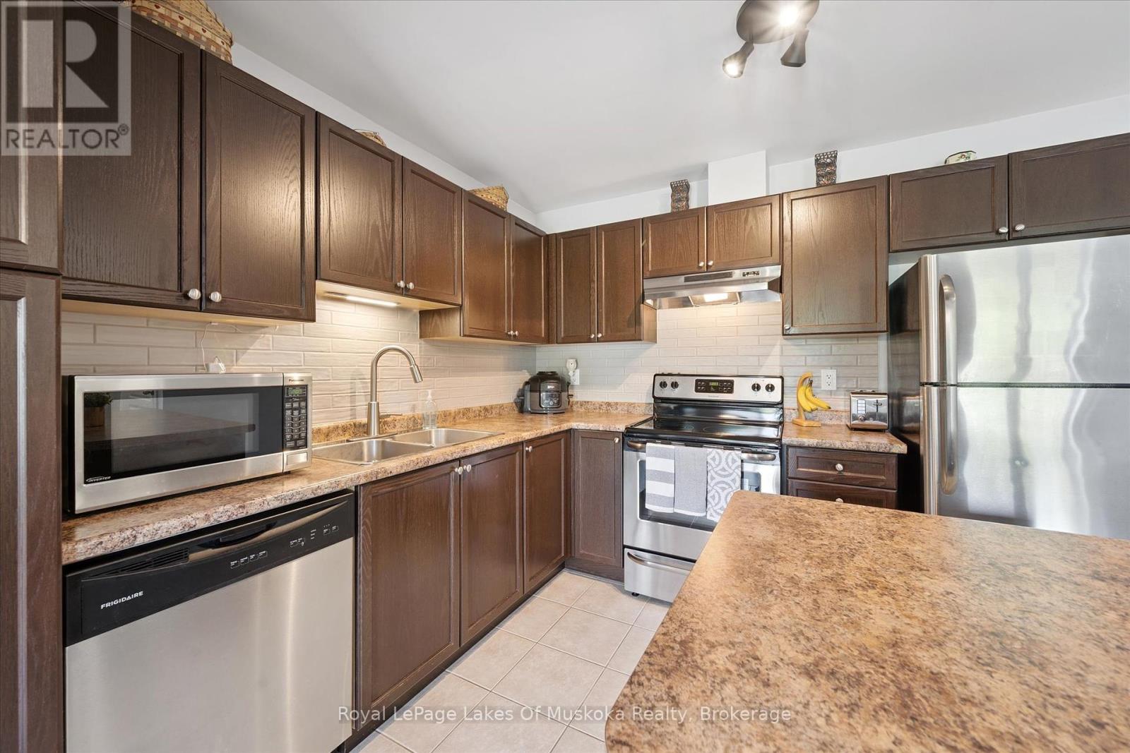 39 Little Ryan's Way, Bracebridge, Ontario  P1L 0C3 - Photo 8 - X12336688