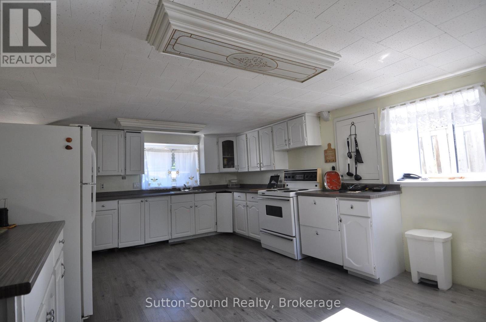 1614 3rd Avenue E, Owen Sound, Ontario  N4K 2L9 - Photo 12 - X12336729