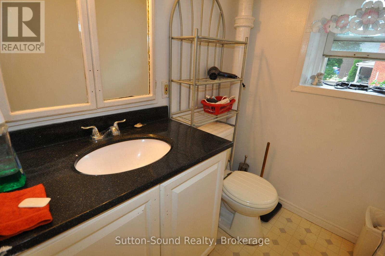 1614 3rd Avenue E, Owen Sound, Ontario  N4K 2L9 - Photo 19 - X12336729
