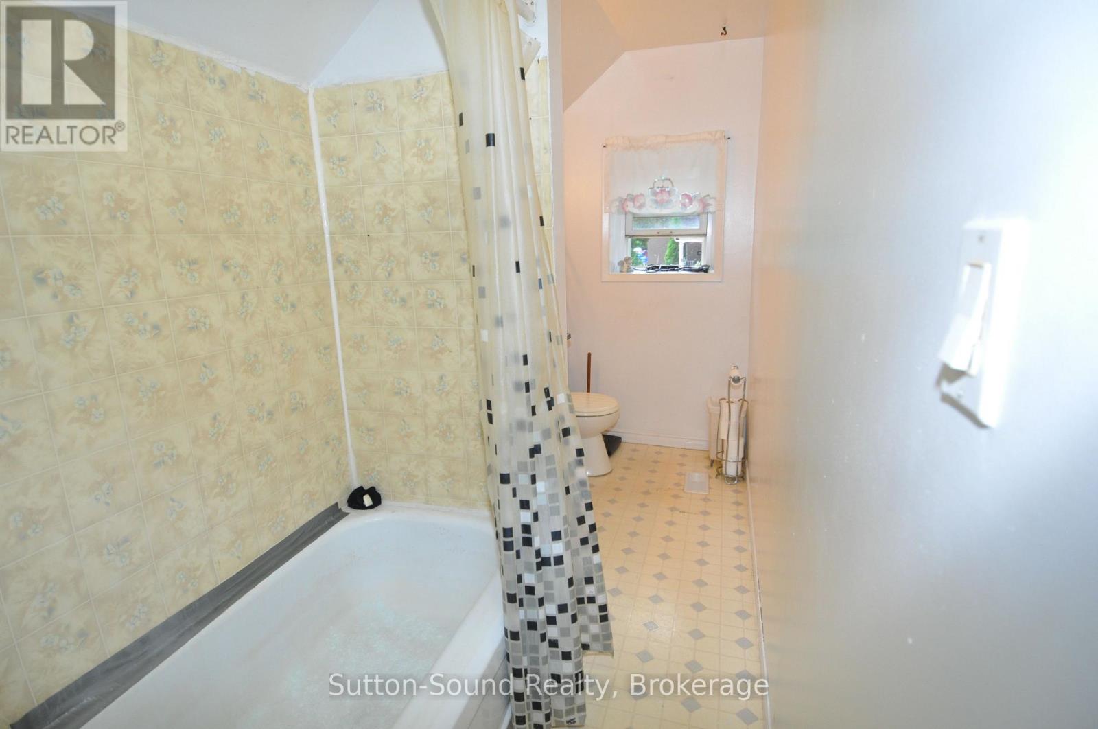 1614 3rd Avenue E, Owen Sound, Ontario  N4K 2L9 - Photo 20 - X12336729