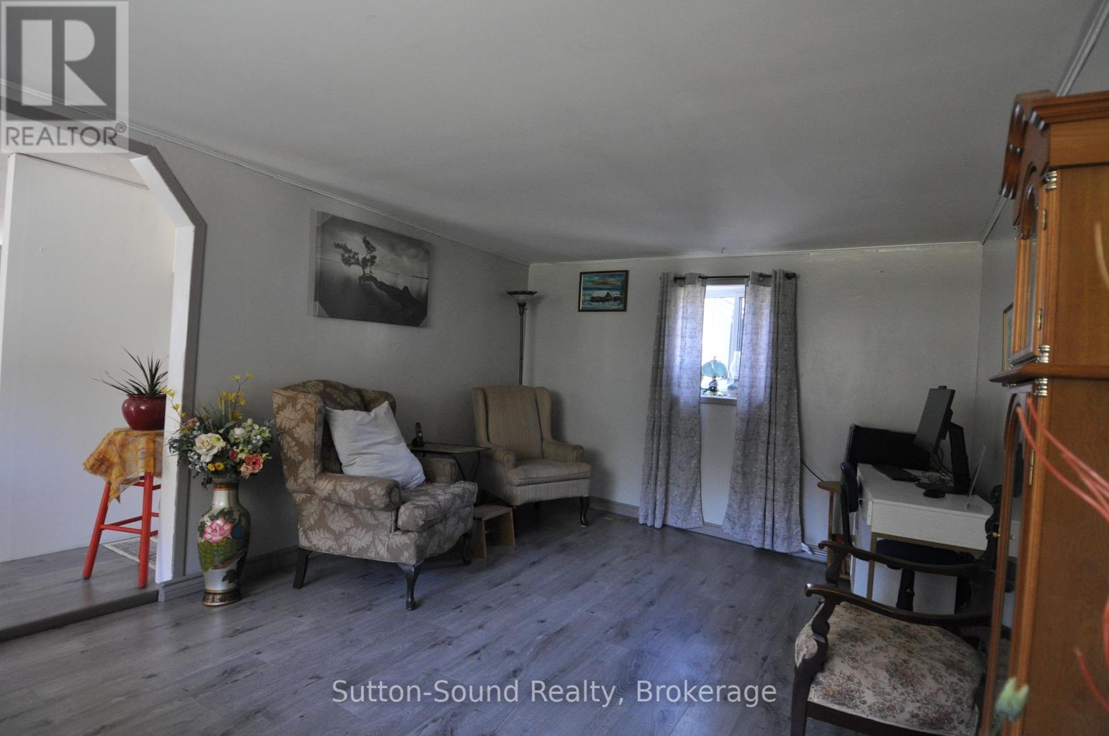 1614 3rd Avenue E, Owen Sound, Ontario  N4K 2L9 - Photo 8 - X12336729