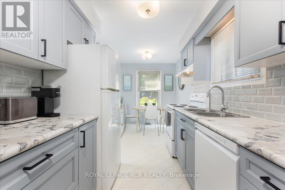 86 Princess Street, East Gwillimbury, Ontario  L0G 1M0 - Photo 6 - N12336591