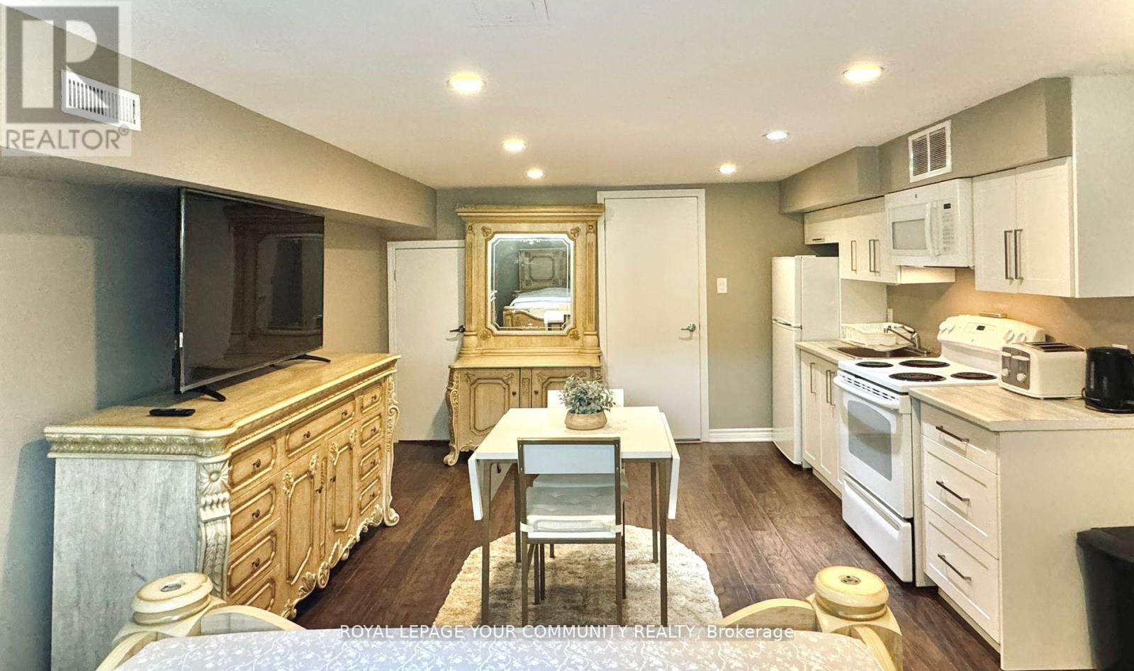 Basement #2 - 253 Alsace Road, Richmond Hill, Ontario  L4C 2W9 - Photo 17 - N12336592