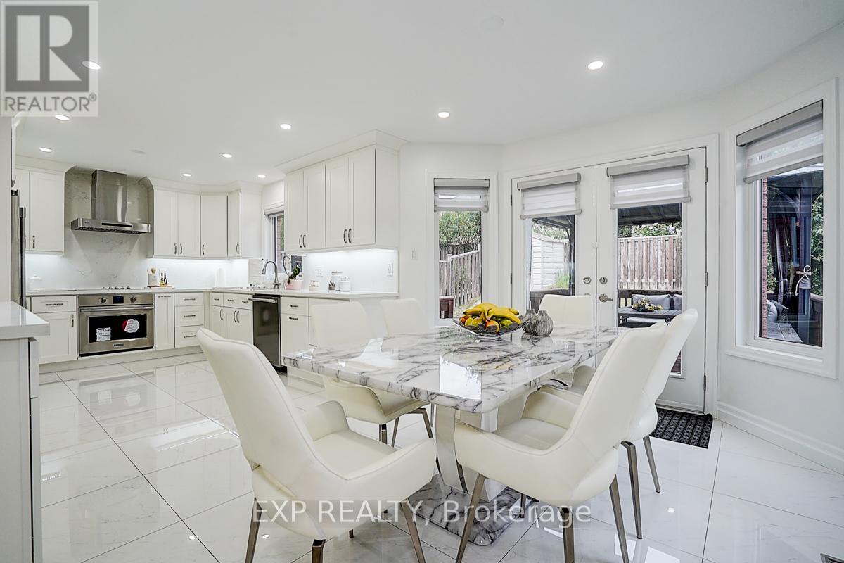 14 Prince Drive, Bradford West Gwillimbury, Ontario  L3Z 3B7 - Photo 17 - N12336636