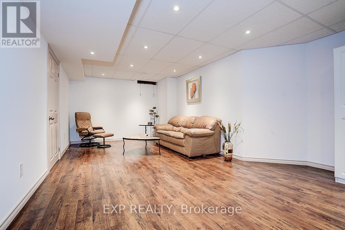 14 Prince Drive, Bradford West Gwillimbury, Ontario  L3Z 3B7 - Photo 29 - N12336636