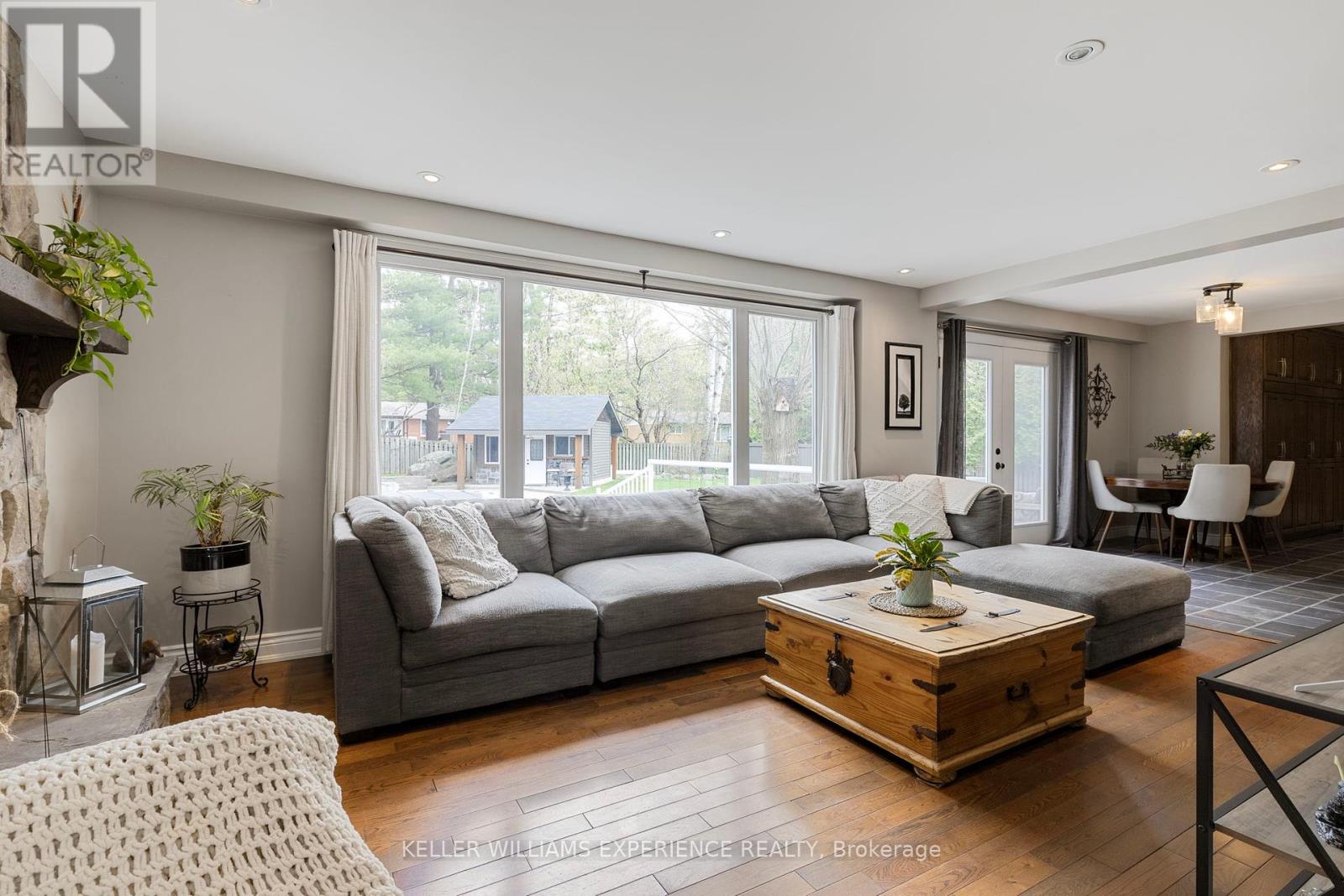 Property at 31 LAWRENCE AVENUE image 3