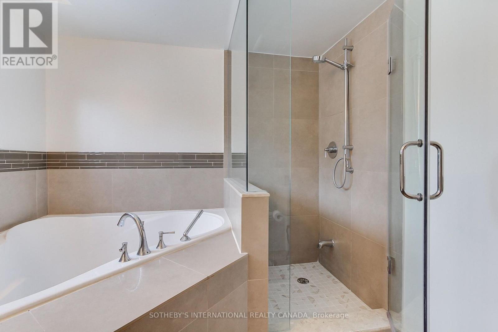 301 - 40 Harding Boulevard W, Richmond Hill (Harding), Ontario  L4C 9S5 - Photo 27 - N12335863