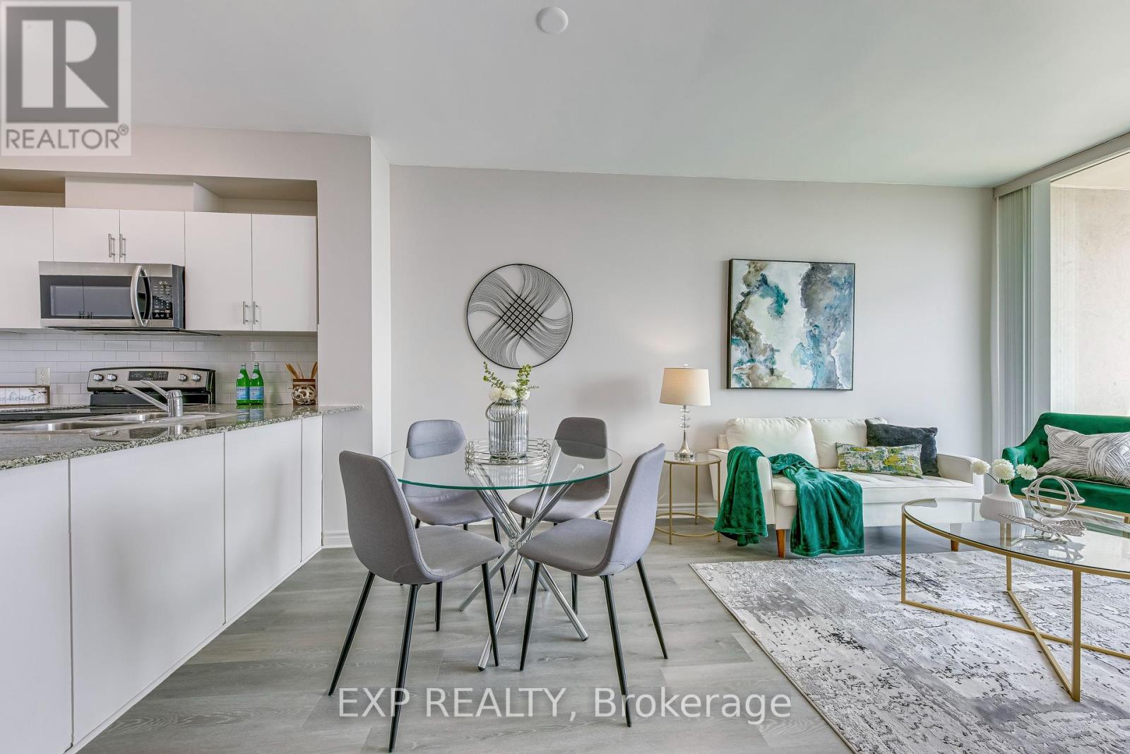 2303 - 3504 Hurontario Street, Mississauga, Ontario  L5B 0B9 - Photo 4 - W12336597