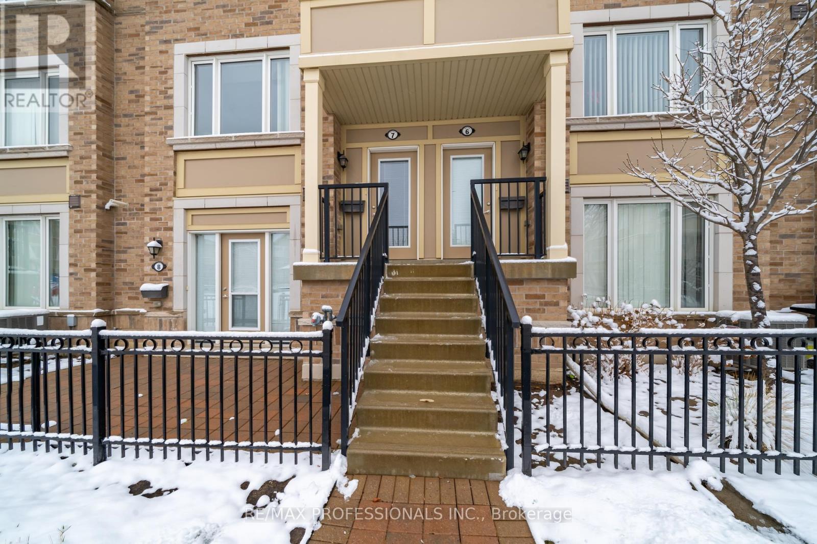 7 - 3135 Boxford Crescent, Mississauga, Ontario  L5M 0P4 - Photo 2 - W12336620