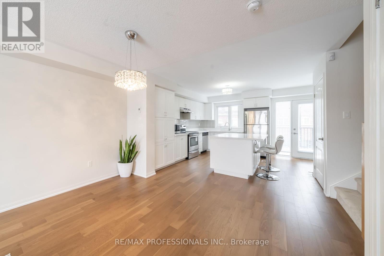 7 - 3135 Boxford Crescent, Mississauga, Ontario  L5M 0P4 - Photo 9 - W12336620