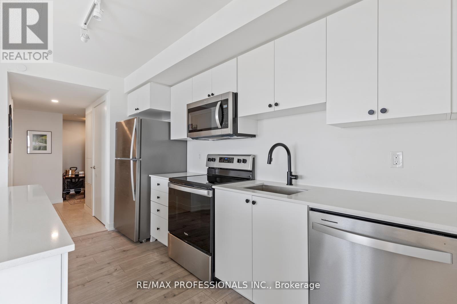1603 - 10 Wilby Crescent, Toronto (Weston), Ontario  M9N 0B6 - Photo 6 - W12336634