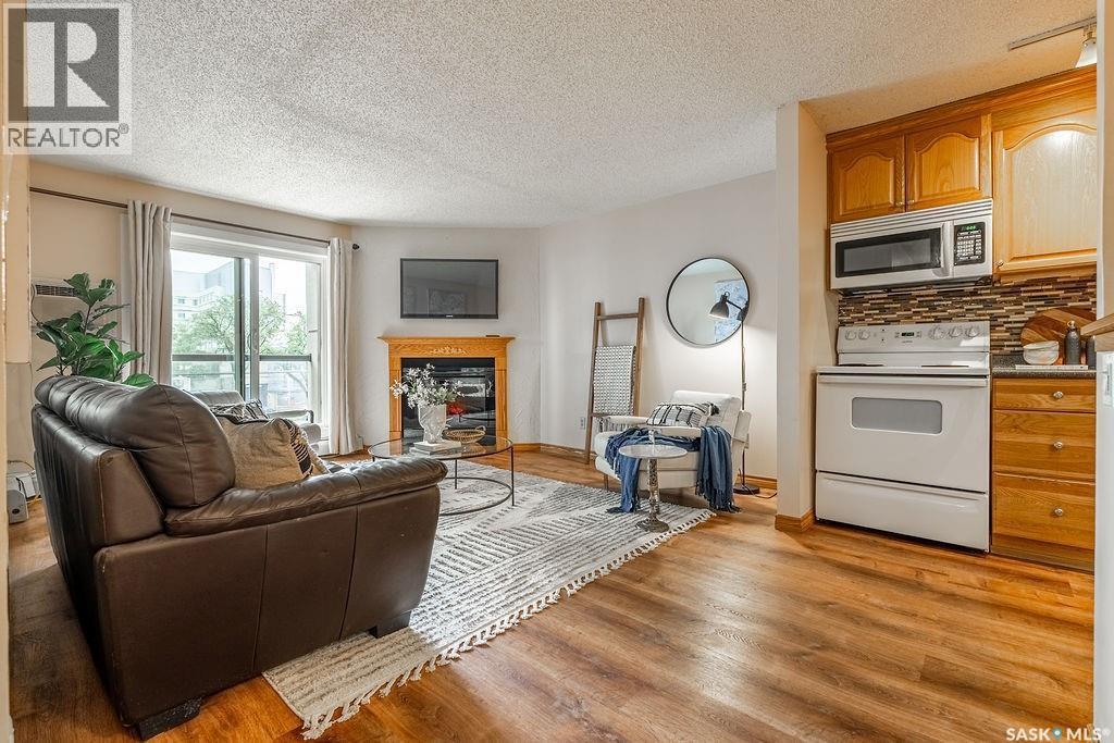 Property at 302 536 4th AVENUE N image 3