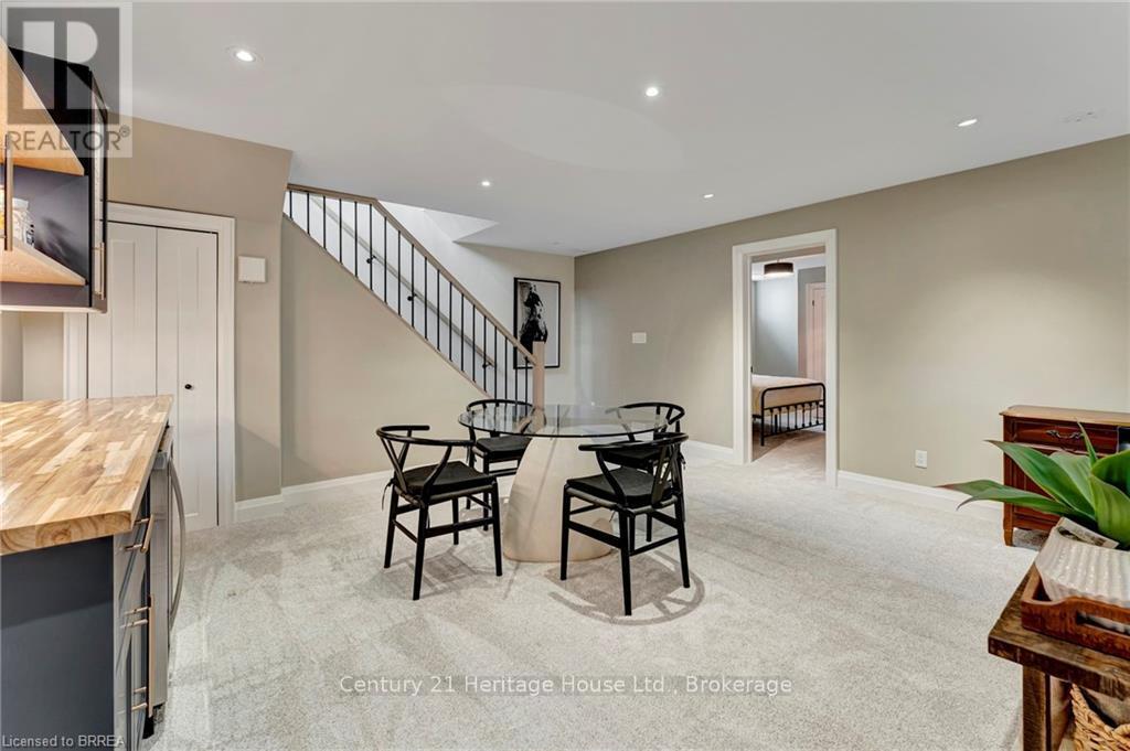 30 Douglas Street, Brantford, Ontario  N3T 0M6 - Photo 22 - X12260015
