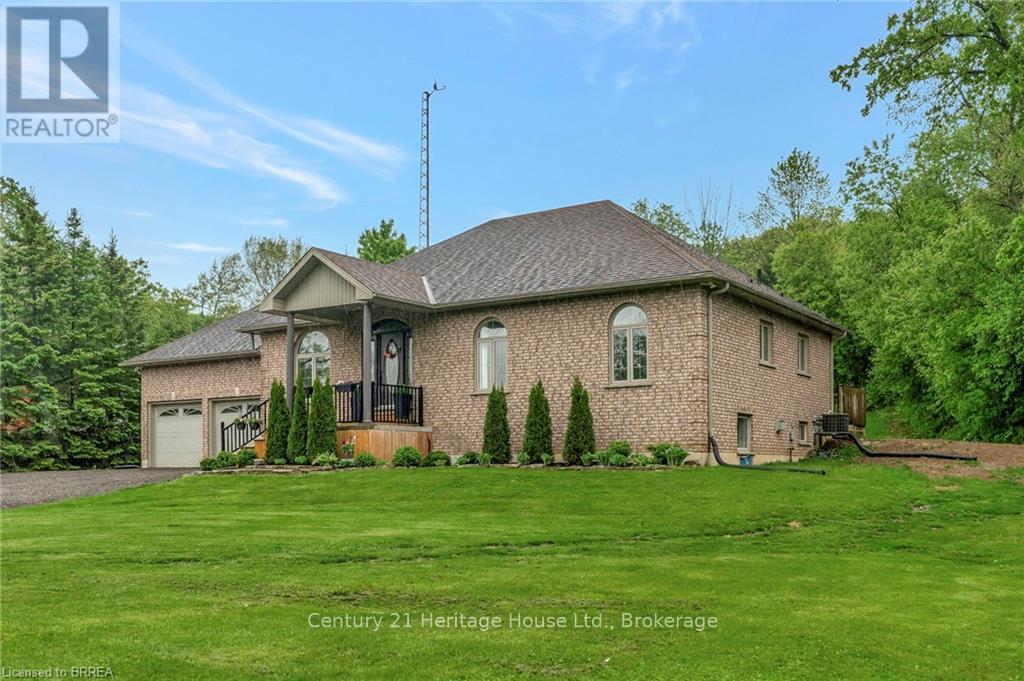 30 Douglas Street, Brantford, Ontario  N3T 0M6 - Photo 38 - X12260015