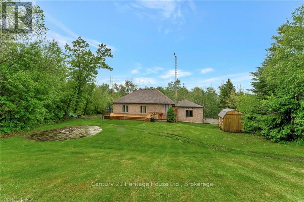 30 Douglas Street, Brantford, Ontario  N3T 0M6 - Photo 34 - X12260015