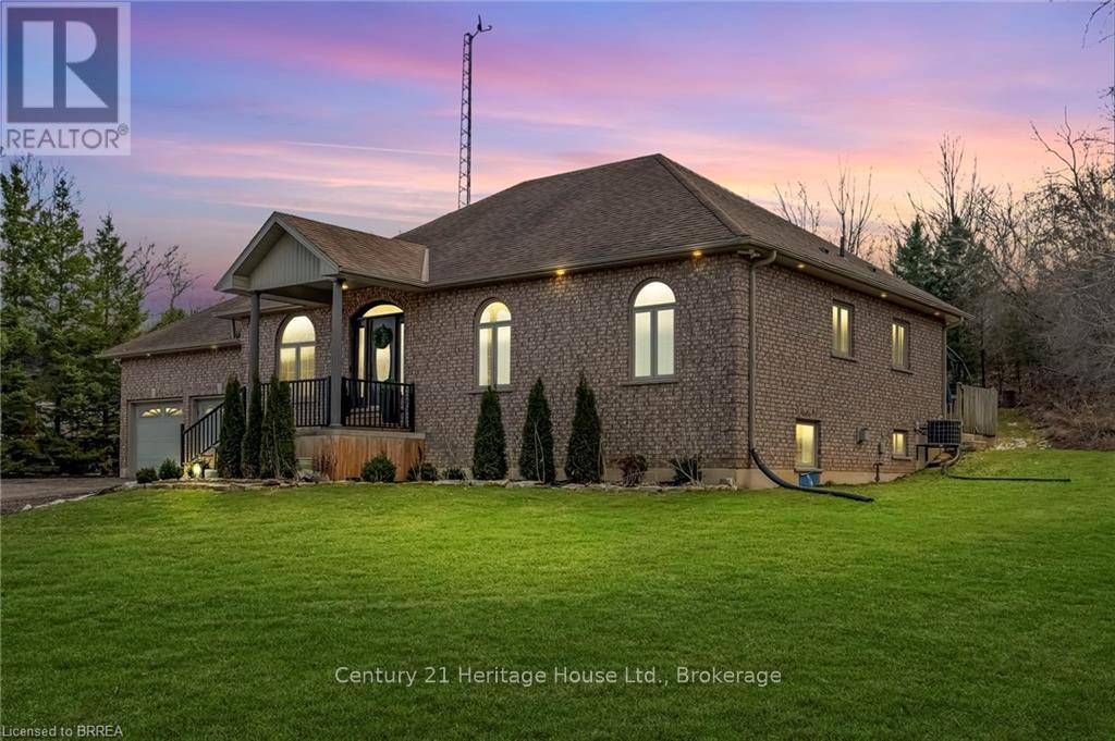 30 Douglas Street, Brantford, Ontario  N3T 0M6 - Photo 39 - X12260015