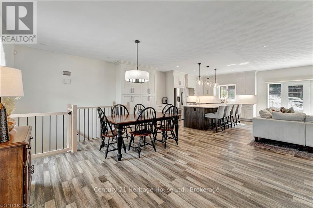 30 Douglas Street, Brantford, Ontario  N3T 0M6 - Photo 7 - X12260015