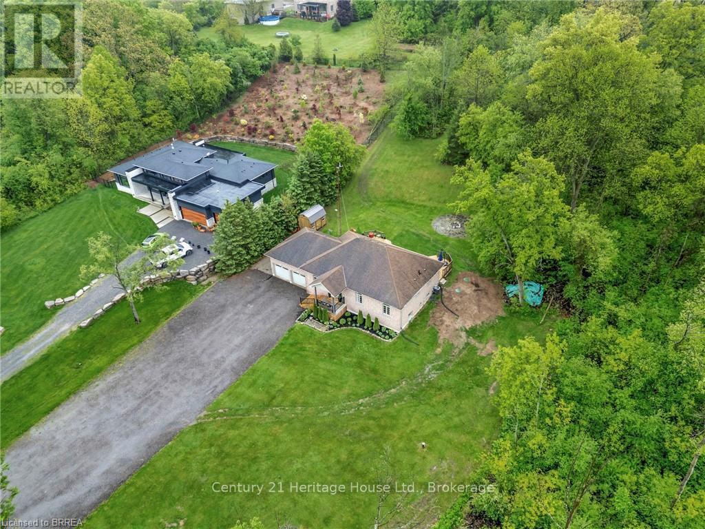 30 Douglas Street, Brantford, Ontario  N3T 0M6 - Photo 44 - X12260015