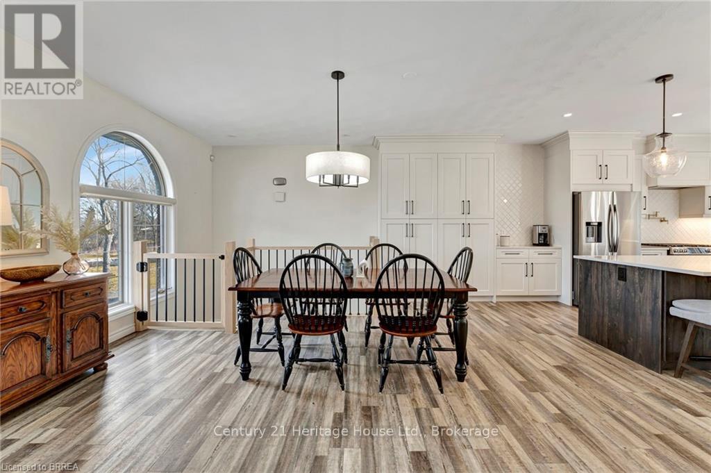 30 Douglas Street, Brantford, Ontario  N3T 0M6 - Photo 8 - X12260015