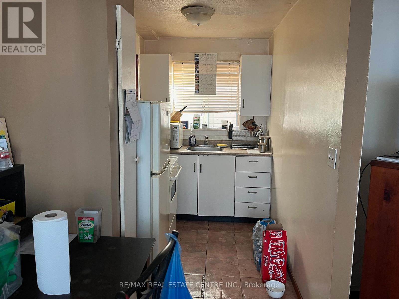 4 Eastern Avenue, Brampton, Ontario  L6W 1X6 - Photo 3 - W12334901
