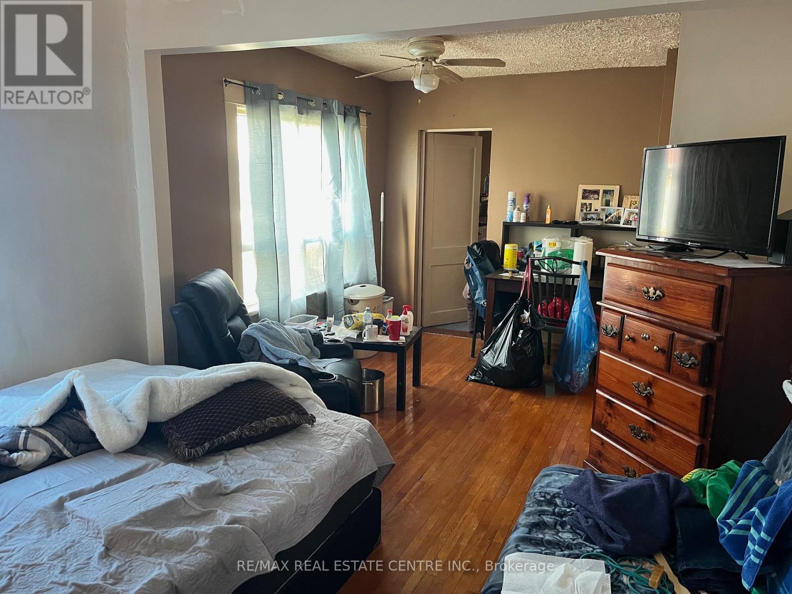 4 Eastern Avenue, Brampton, Ontario  L6W 1X6 - Photo 5 - W12334901