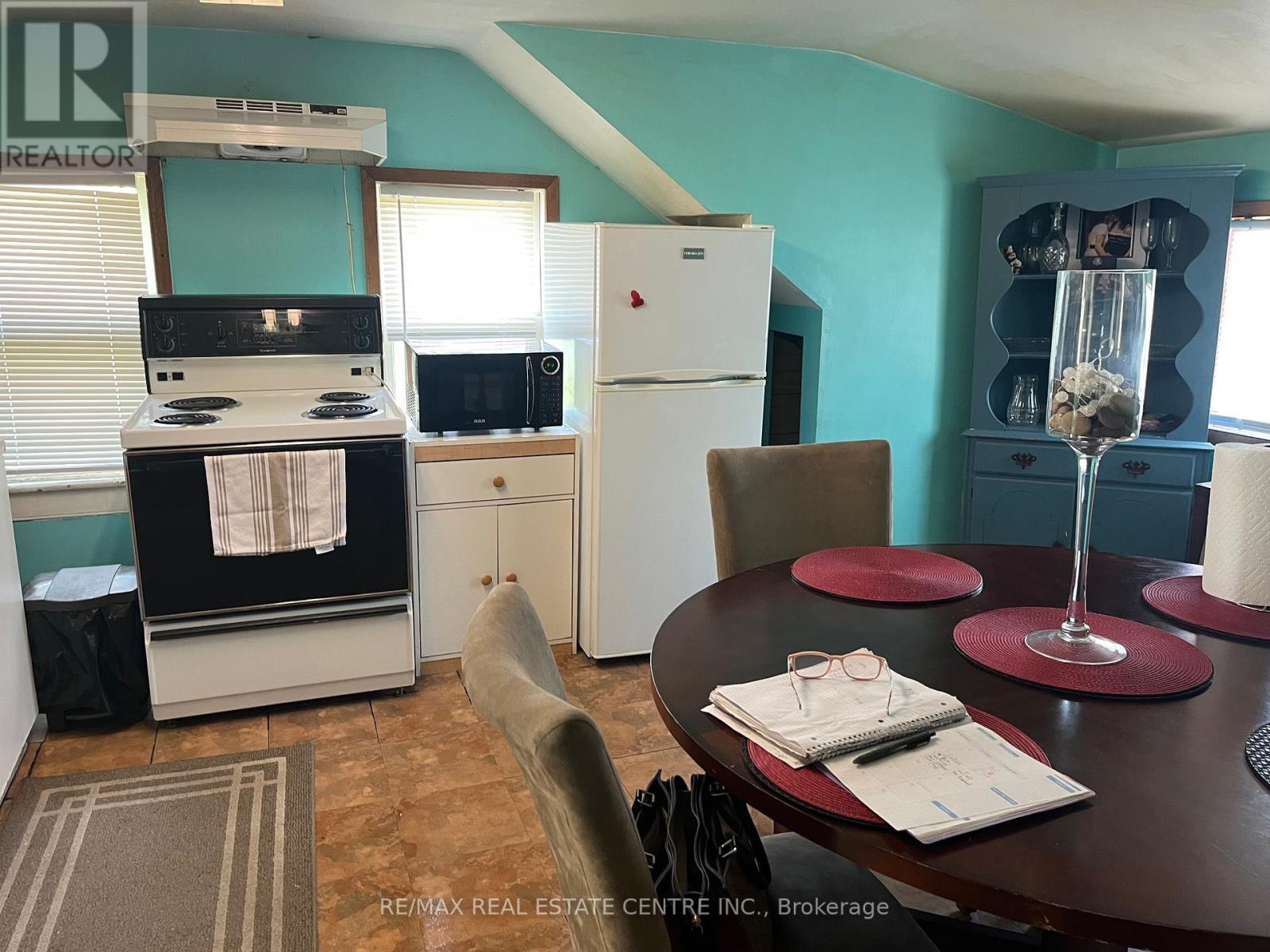 34 Trueman Street, Brampton, Ontario  L6W 3B3 - Photo 16 - W12334908