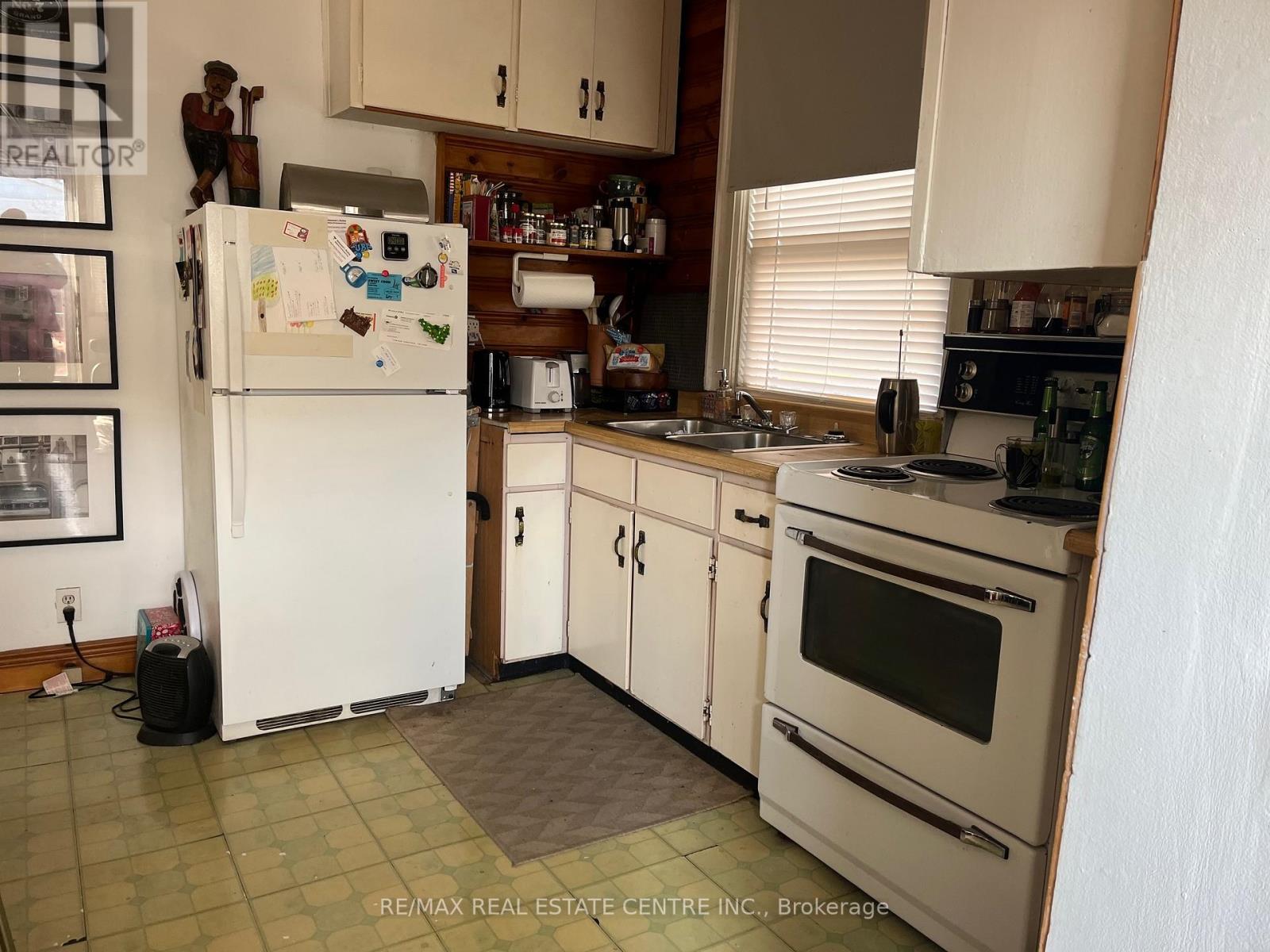 34 Trueman Street, Brampton, Ontario  L6W 3B3 - Photo 3 - W12334908