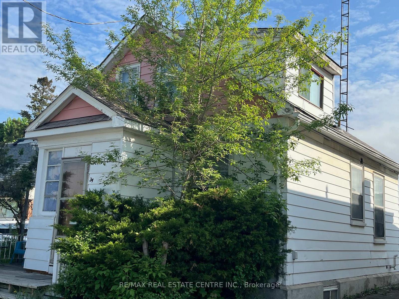 34 Trueman Street, Brampton, Ontario  L6W 3B3 - Photo 2 - W12334908