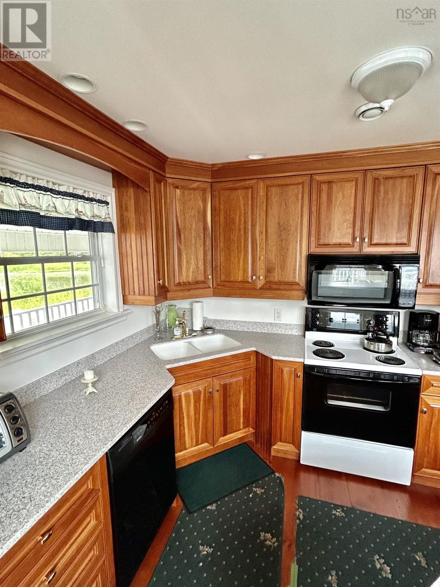 70 Water Street, Baddeck, Nova Scotia  B0E 1B0 - Photo 13 - 202511297