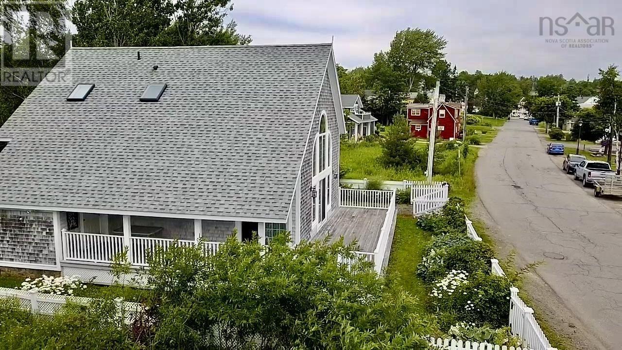 70 Water Street, Baddeck, Nova Scotia  B0E 1B0 - Photo 35 - 202511297