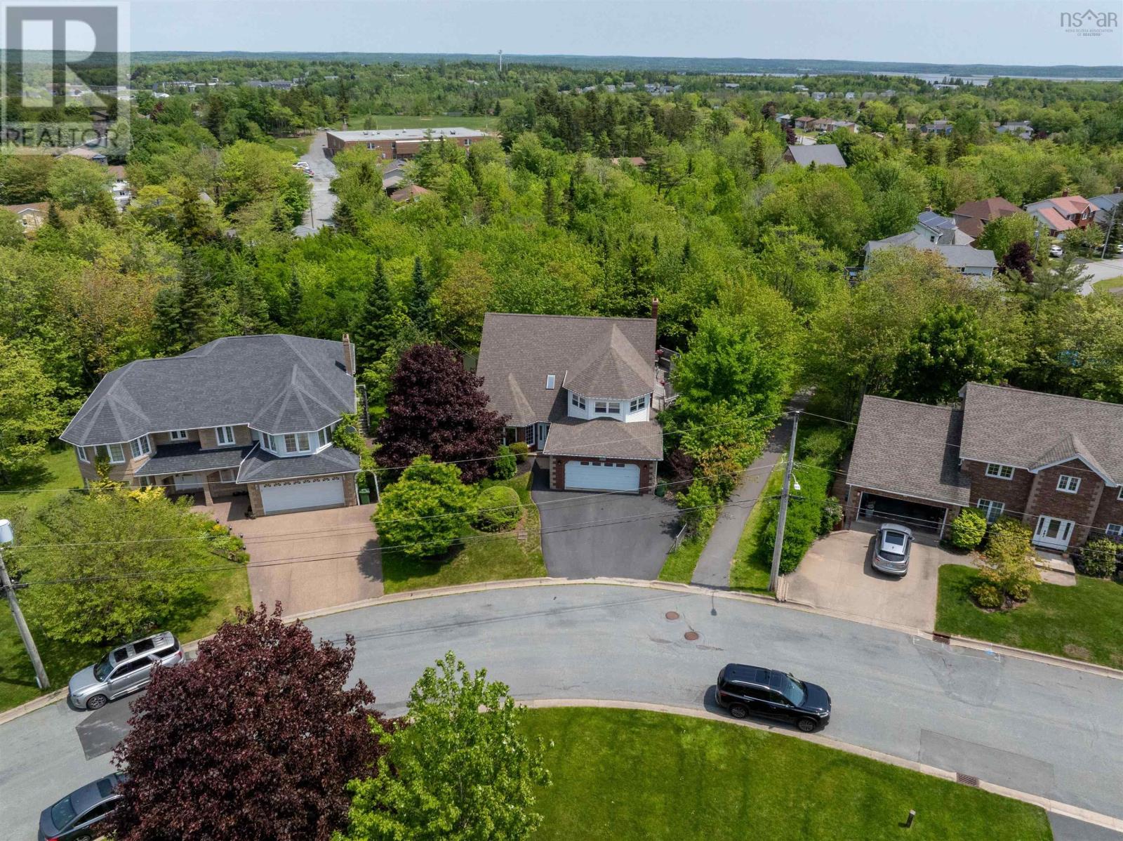 35 Castlewood Drive, Cole Harbour, Nova Scotia  B2V 2R3 - Photo 3 - 202514181