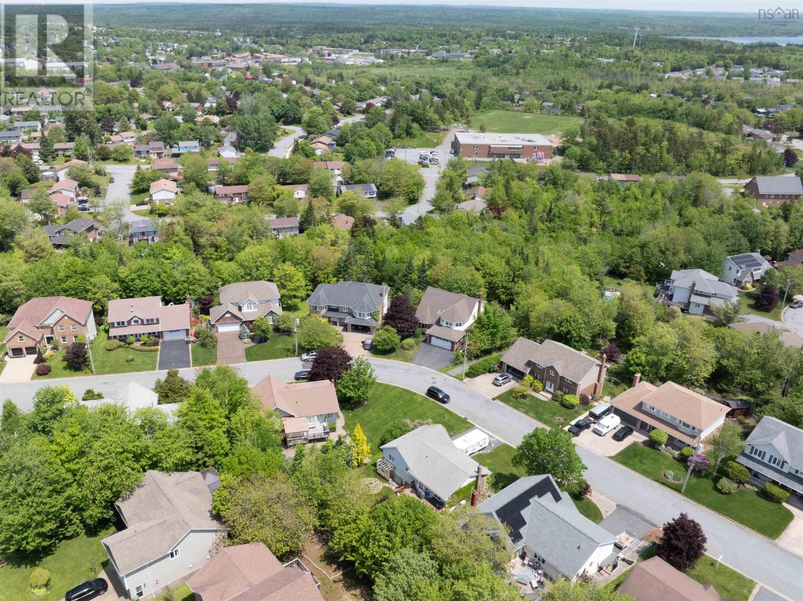 35 Castlewood Drive, Cole Harbour, Nova Scotia  B2V 2R3 - Photo 5 - 202514181