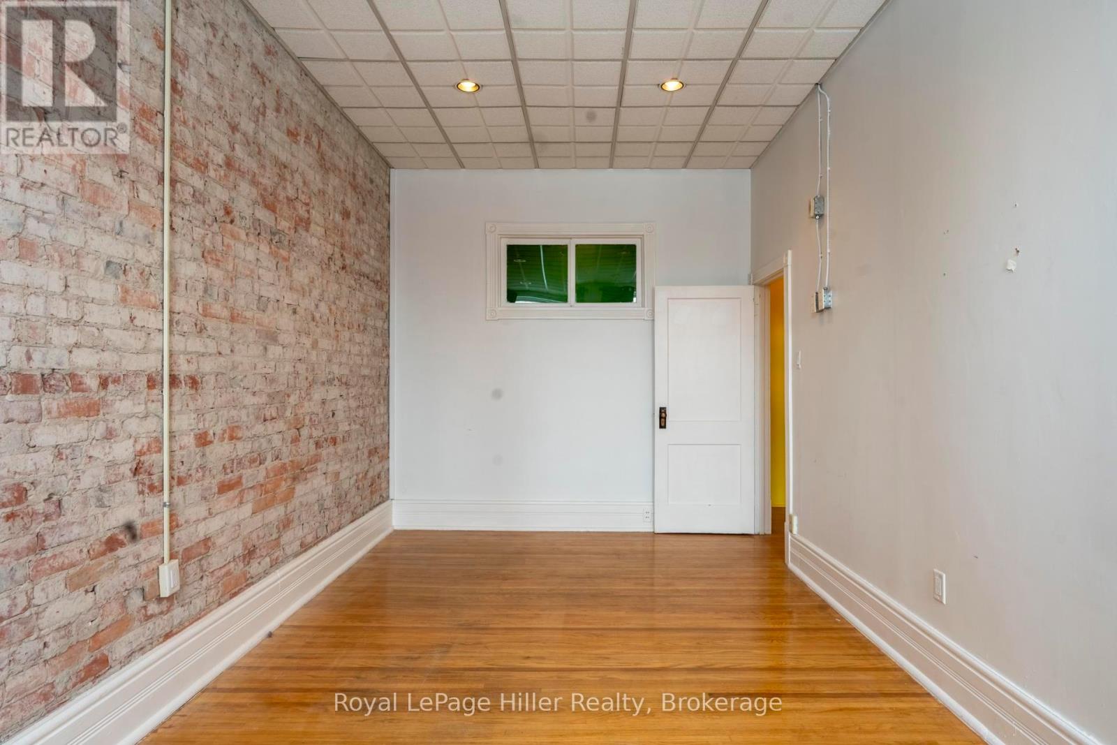 21 Market Place, Stratford, Ontario  N5A 1A4 - Photo 28 - X12251141