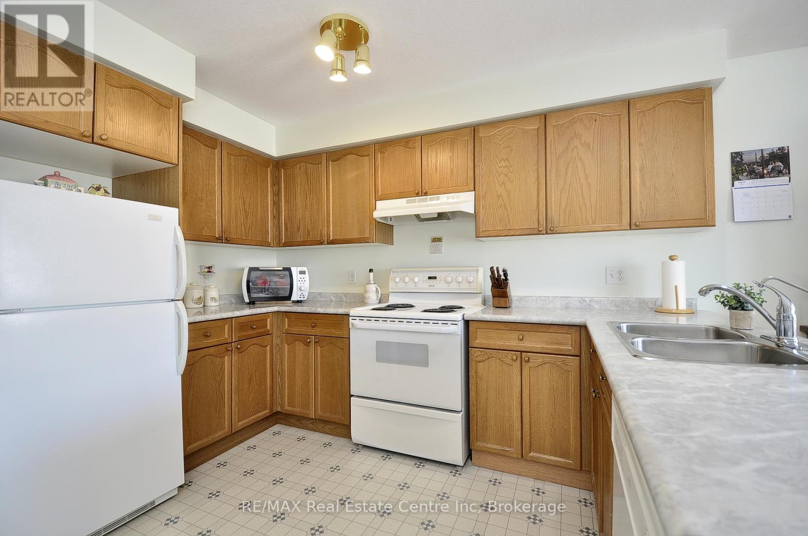 80 Hawkins Drive, Cambridge, Ontario  N1T 2A3 - Photo 11 - X12336834