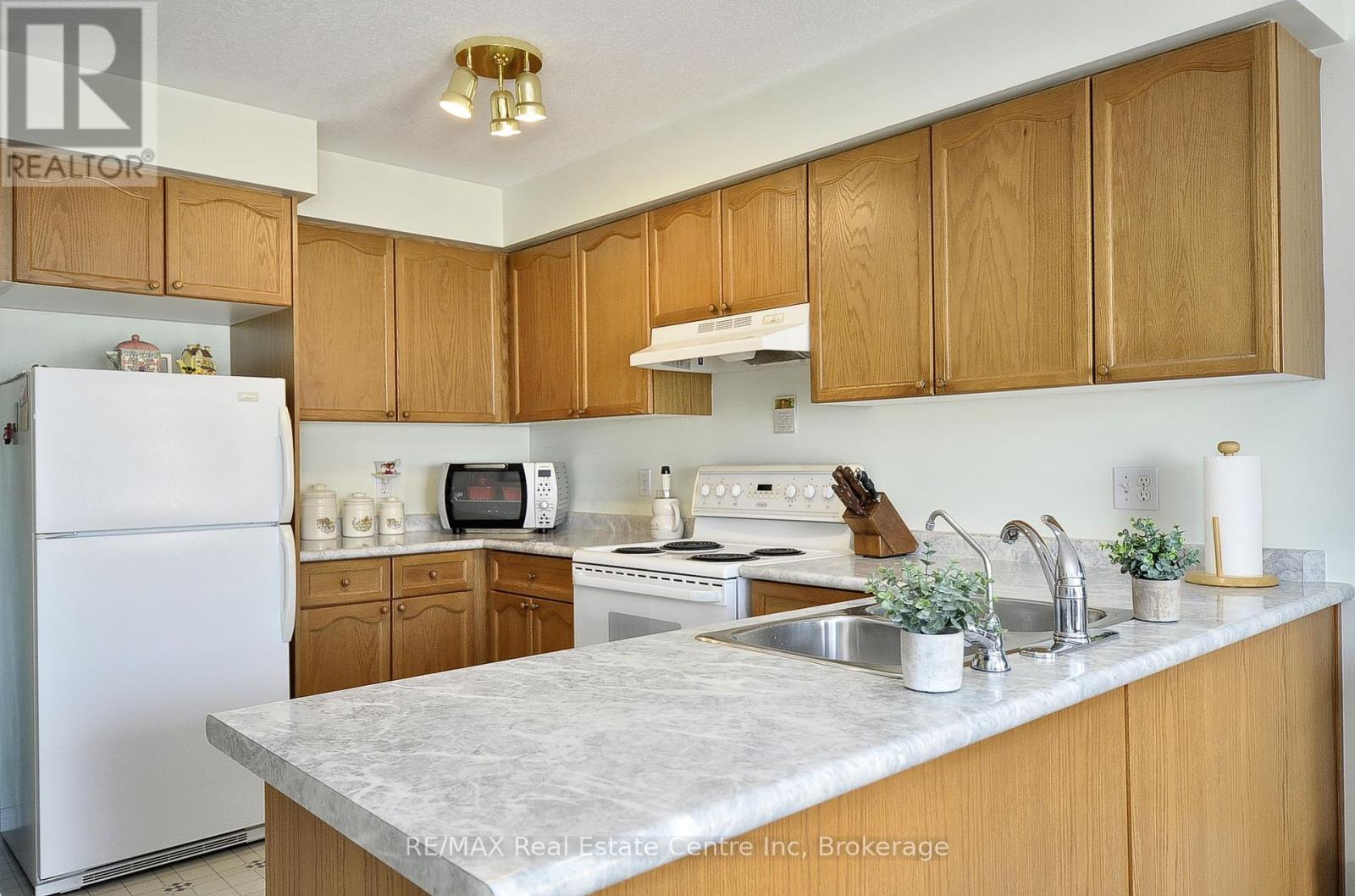 80 Hawkins Drive, Cambridge, Ontario  N1T 2A3 - Photo 13 - X12336834