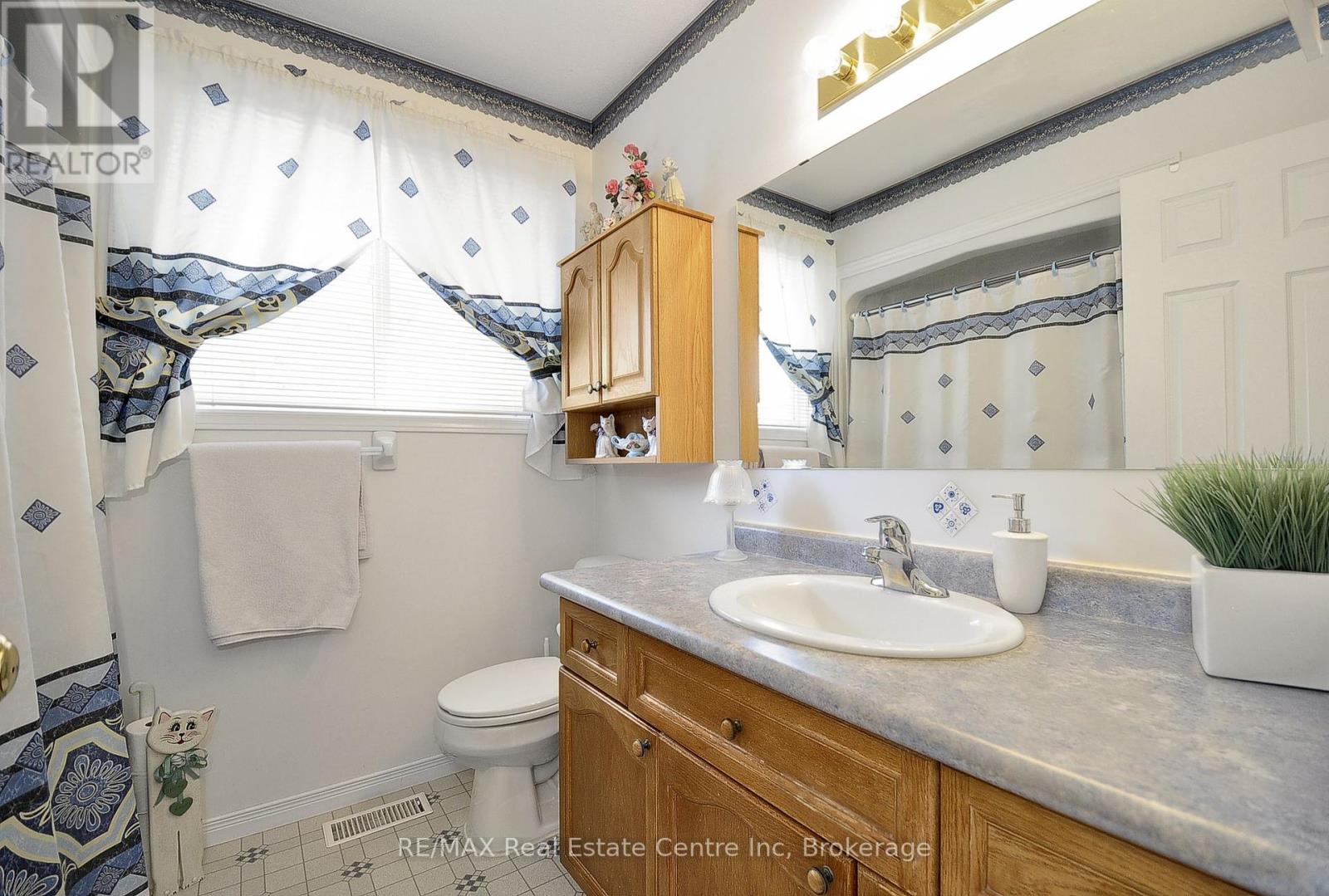 80 Hawkins Drive, Cambridge, Ontario  N1T 2A3 - Photo 20 - X12336834