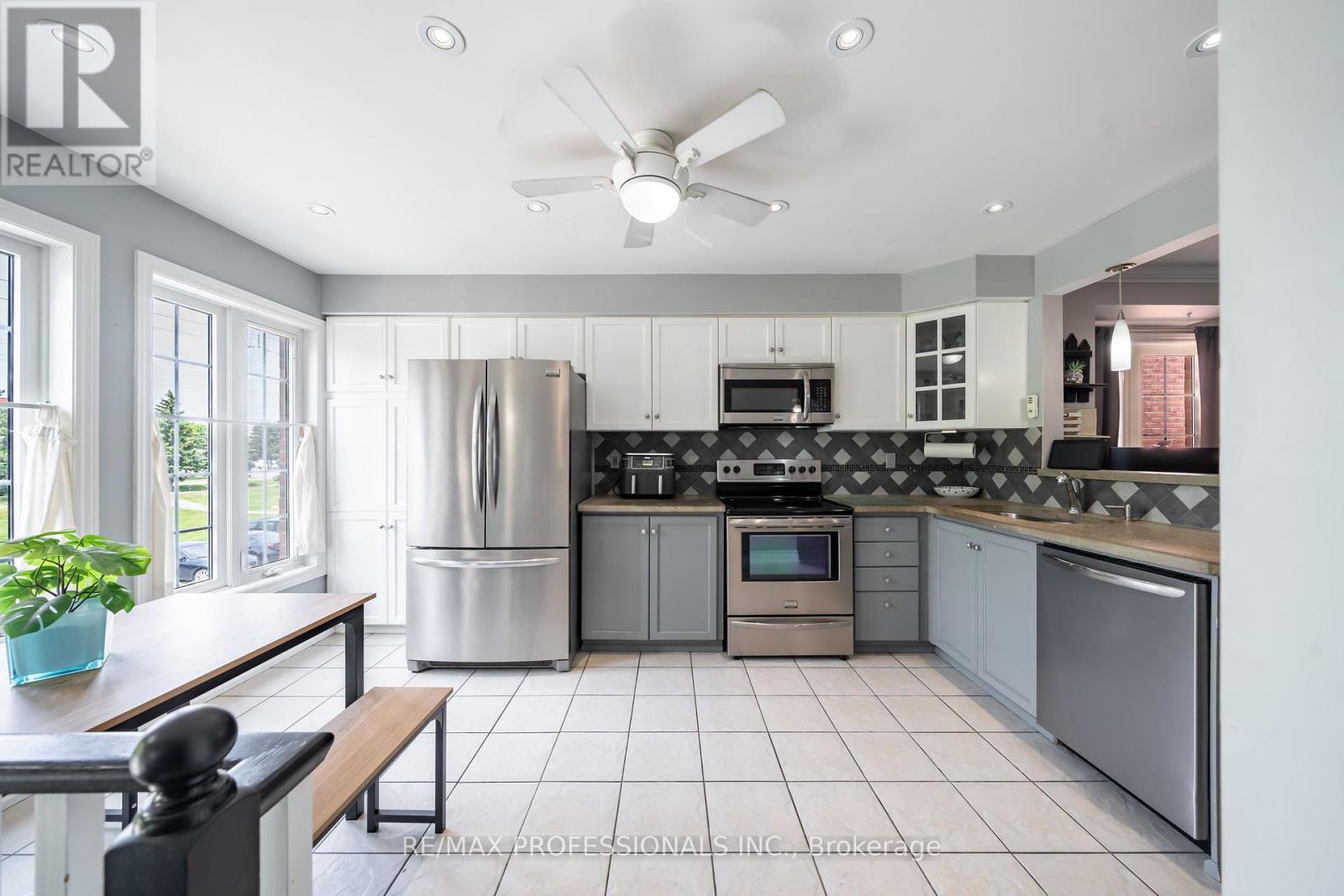 Property at 12 - 3480 UPPER MIDDLE ROAD image 3