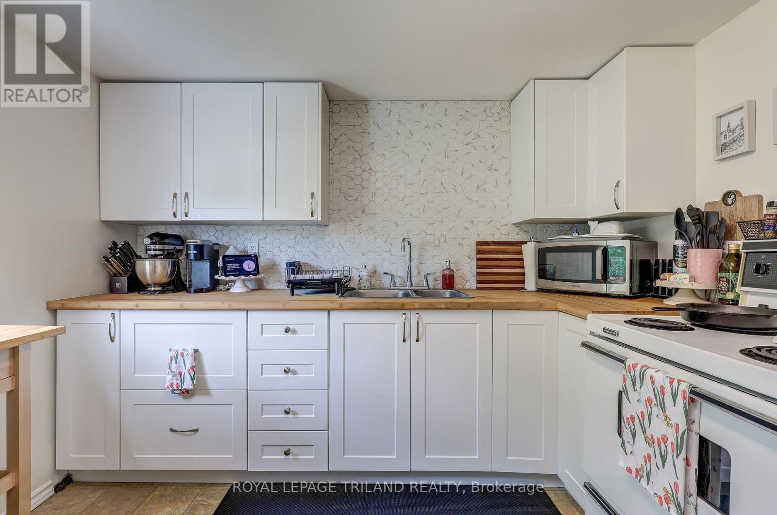 249 Victoria Street, Central Elgin, Ontario  N0L 1B0 - Photo 25 - X12250820