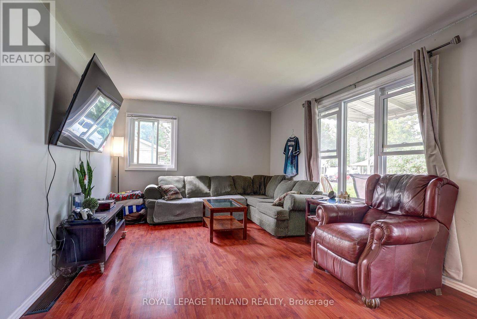 249 Victoria Street, Central Elgin, Ontario  N0L 1B0 - Photo 4 - X12250820