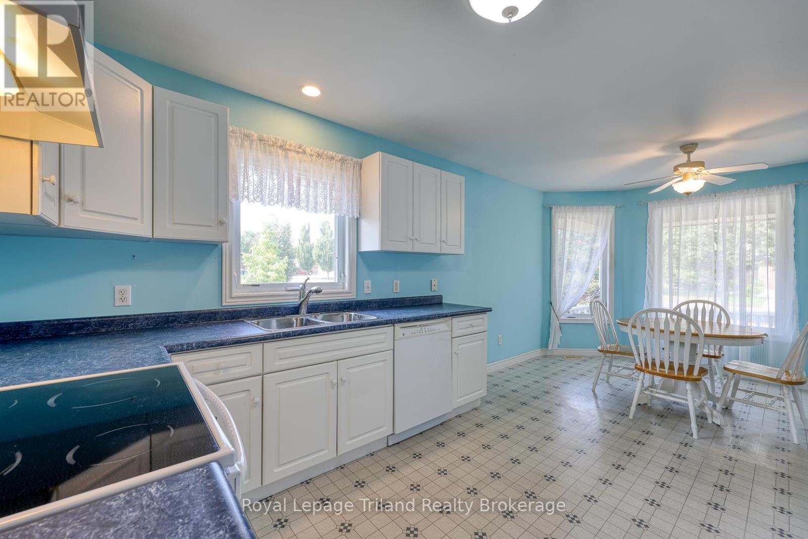 245 Falcon Drive, Woodstock, Ontario  N4T 0A1 - Photo 10 - X12336861